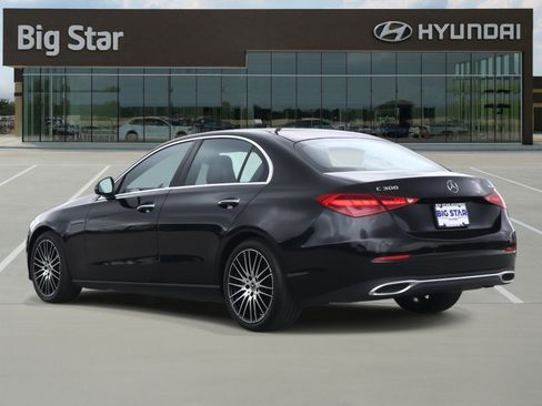 Used 2024 Mercedes-Benz C 300 4MATIC Sedan image 3