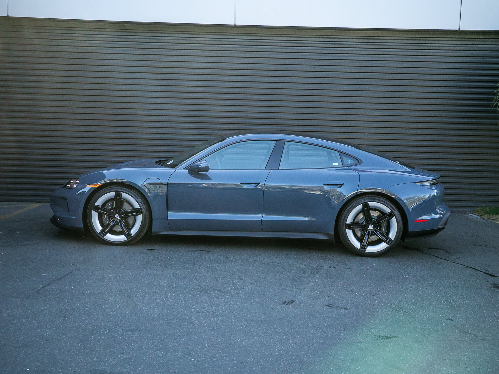 Certified 2026 Porsche Taycan AWD/4WD image 2