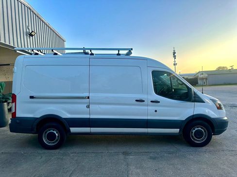Used 2018 Ford Transit 350 148 Medium Roof RWD image 9