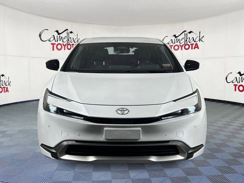 Used 2025 Toyota Prius Plug-In Hybrid image 3