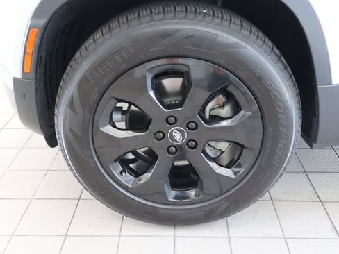 Used 2023 Land Rover Defender 110 S AWD/4WD image 10