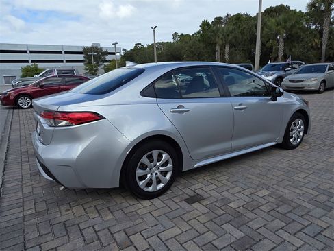 Certified 2022 Toyota Corolla LE image 11