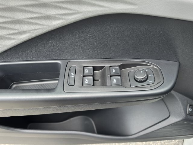 Used 2024 Volkswagen Taos S FWD image 17