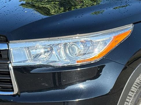 Used 2016 Toyota Highlander XLE FWD image 4