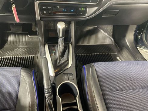Used 2018 Toyota Corolla SE FWD image 17