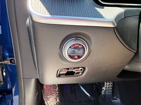 New 2026 Mercedes-Benz C 300 4MATIC Sedan image 18