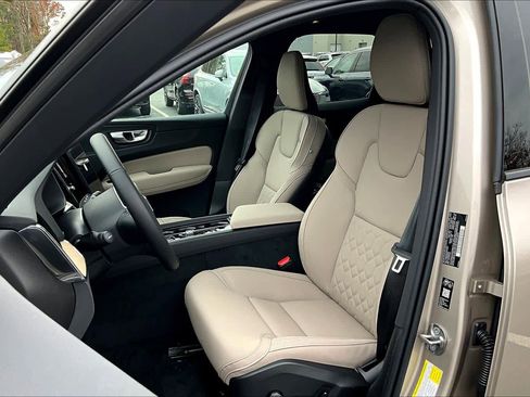New 2026 Volvo XC60 B5 Core w/ Protection Package Premier image 13