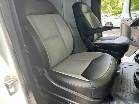 Used 2025 RAM ProMaster 2500 w/ Convenience Group FWD image 26