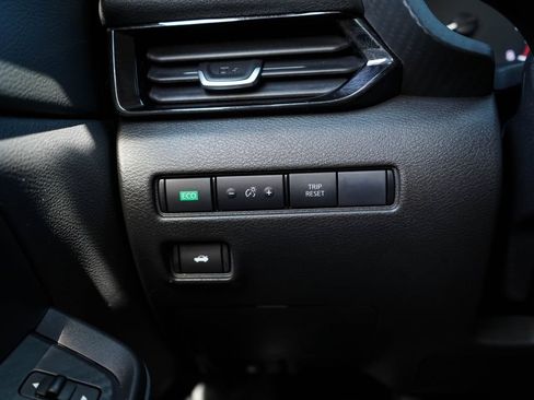 Used 2025 Nissan Sentra SV w/ Trunk Package FWD image 29