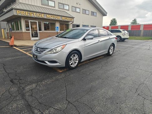 Used 2013 Hyundai Sonata GLS FWD image 2