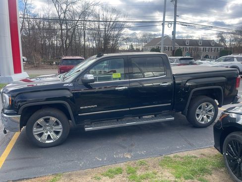Used 2018 GMC Sierra 1500 SLT image 2