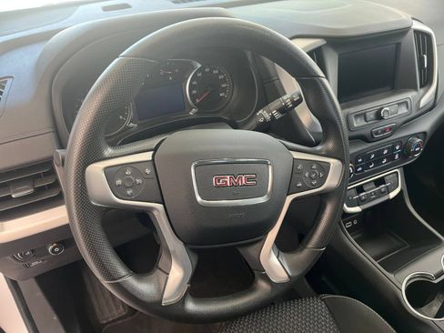 Used 2024 GMC Terrain SLE FWD image 27