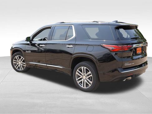 Used 2023 Chevrolet Traverse High Country AWD/4WD image 8