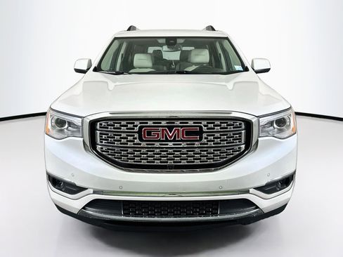 Used 2018 GMC Acadia Denali w/ Technology Package AWD/4WD image 2