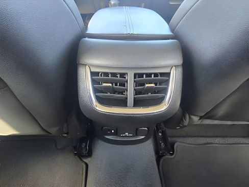 Used 2024 Chevrolet Malibu LT image 29