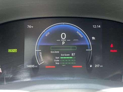 Used 2025 Toyota Camry SE FWD image 15