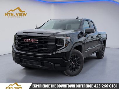 Used 2025 GMC Sierra 1500 Pro w/ Graphite Edition