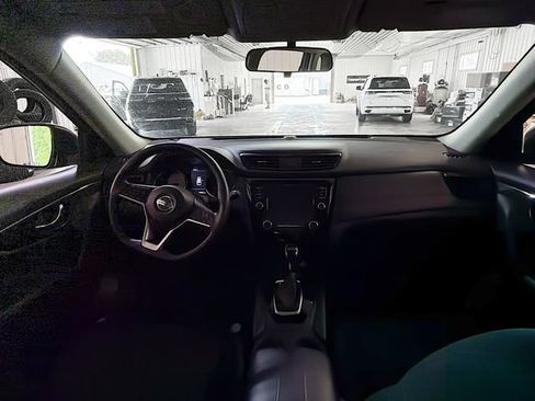 Used 2018 Nissan Rogue S AWD/4WD image 10