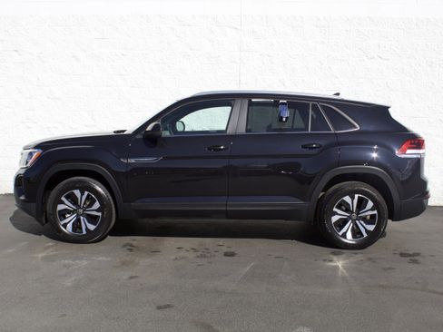 Used 2024 Volkswagen Atlas Cross Sport SE image 4