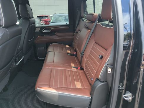 Used 2025 GMC Sierra 3500 Denali Ultimate AWD/4WD image 31
