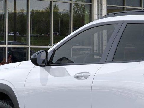 New 2025 Chevrolet Trax RS image 12