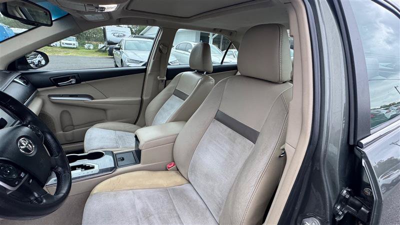 Used 2012 Toyota Camry XLE w/ Leather Pkg FWD image 34