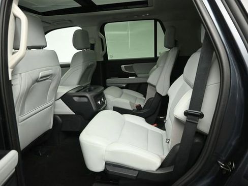 Certified 2025 Ford Expedition Platinum w/ Driver's Package AWD/4WD image 22