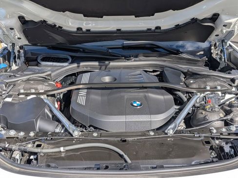 Used 2025 BMW 740i image 24