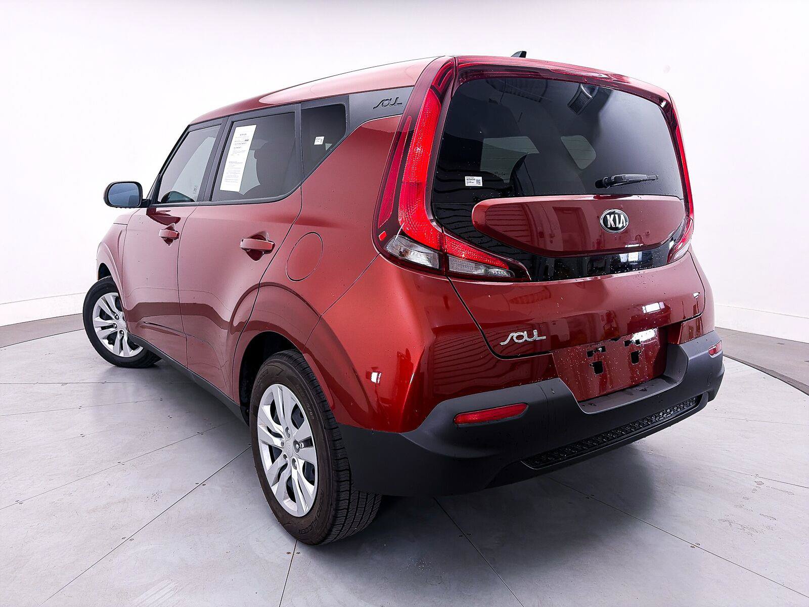 Used 2021 Kia Soul LX FWD image 2