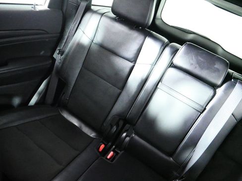 Used 2021 Jeep Grand Cherokee Laredo X AWD/4WD image 12