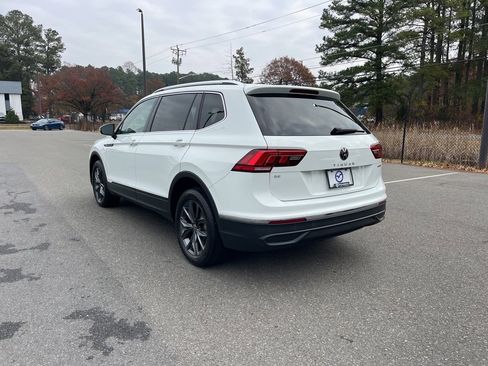 Used 2022 Volkswagen Tiguan SE image 7