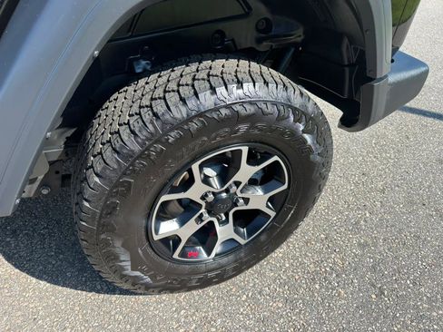 Used 2018 Jeep Wrangler Unlimited Sport S image 32