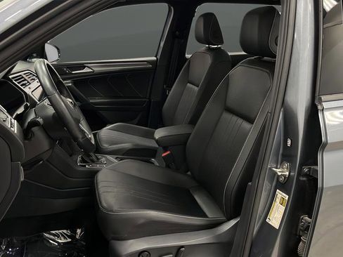 Used 2024 Volkswagen Tiguan SE R-Line FWD image 9