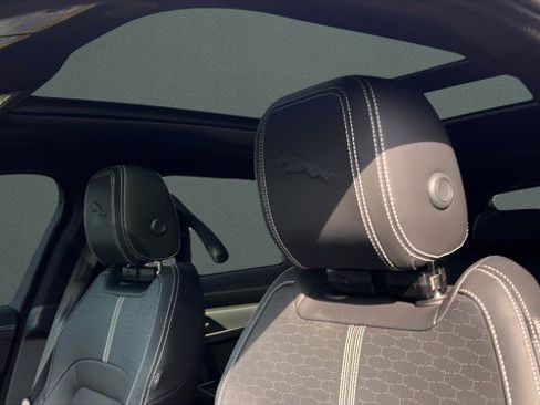 Used 2025 Jaguar F-PACE R-Dynamic S image 17