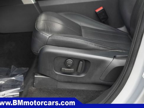 Used 2018 Land Rover Discovery HSE AWD/4WD image 22