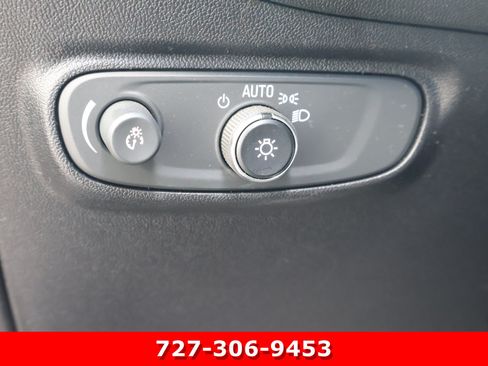 Used 2019 Chevrolet Equinox LT FWD image 21