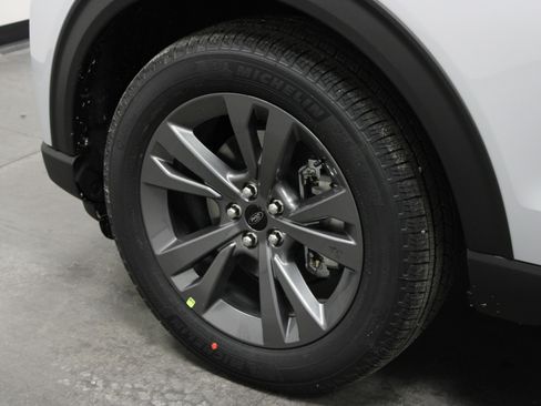 New 2026 Ford Explorer Active w/ Active Comfort Package image 10