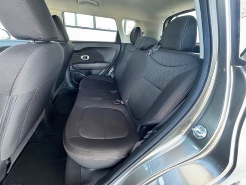 Used 2015 Kia Soul FWD image 11