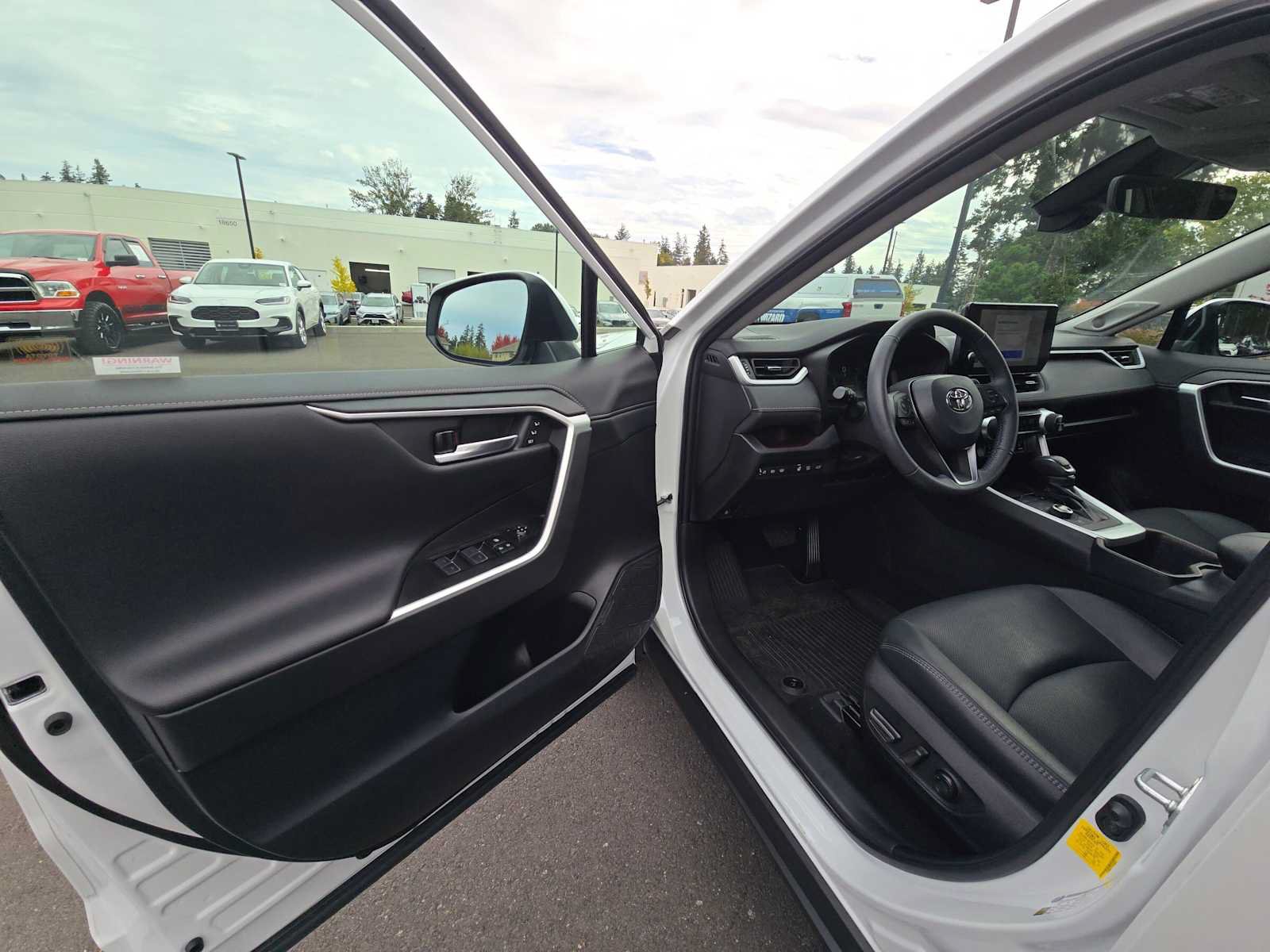 Used 2023 Toyota RAV4 Limited w/ Limited Grade Weather Package AWD/4WD image 20