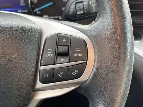 Used 2024 Ford Explorer XLT AWD/4WD image 20