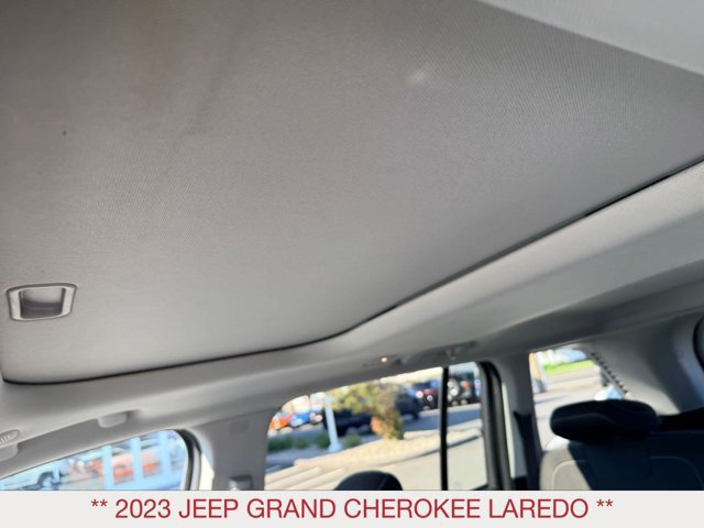 Used 2023 Jeep Grand Cherokee Laredo w/ Luxury Tech Group I AWD/4WD image 16