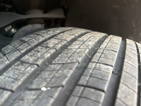 Used 2024 Nissan Frontier SV w/ SV Convenience Package image 14