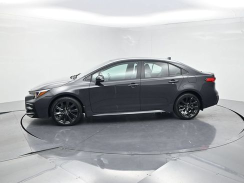 Used 2025 Toyota Corolla SE FWD image 3