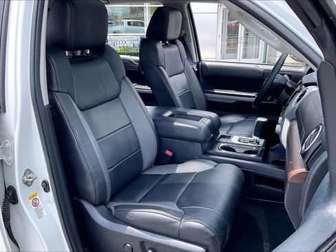 Used 2019 Toyota Tundra Limited w/ Limited Premium Package AWD/4WD image 7
