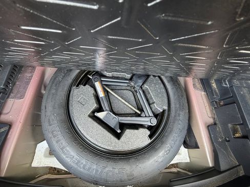 Used 2024 Toyota RAV4 XLE w/ Convenience Package image 34