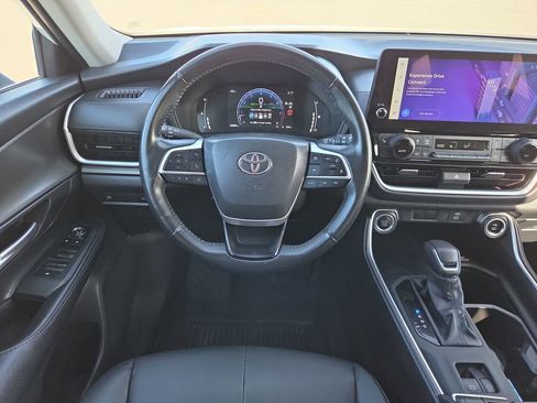 Used 2024 Toyota Grand Highlander XLE image 14