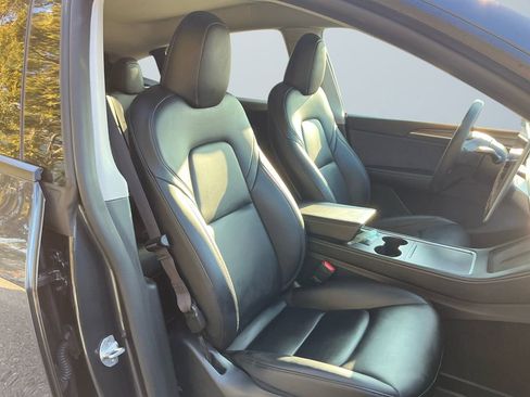 Used 2024 Tesla Model Y Long Range image 16