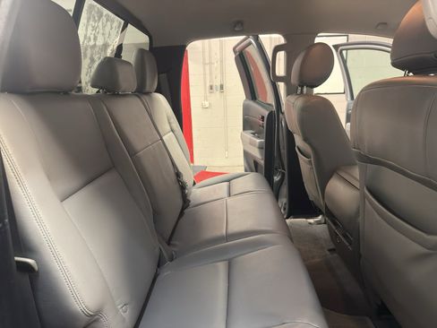Used 2010 Toyota Tundra 4x4 Double Cab image 26