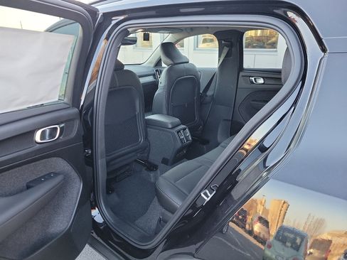 New 2025 Volvo XC40 B5 Plus w/ Protection Package Premier AWD/4WD image 6