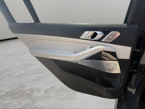Used 2020 BMW X7 M50i AWD/4WD image 30